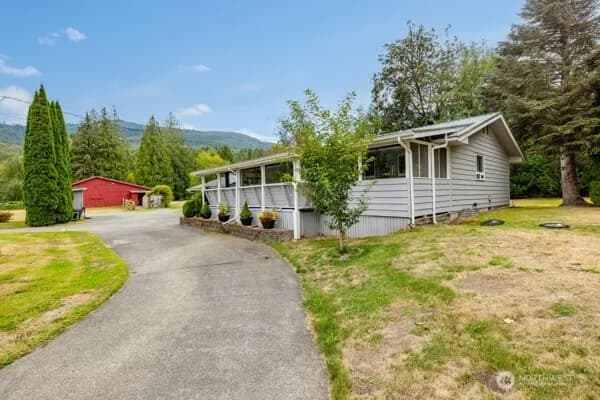 Property photo for 28467 E Gilligan Creek Road, Sedro Woolley photo 2