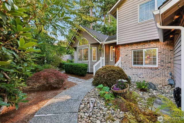 Property photo for 1011 16th Court, Mukilteo photo 2