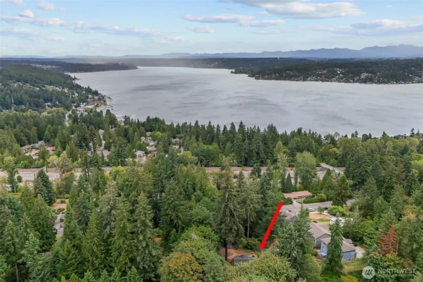 Property photo for 16931 Se Newport Way, Bellevue photo 2