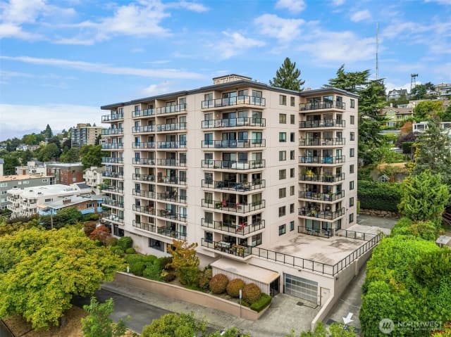 Property photo for 100 Ward Street #601, Seattle photo 2