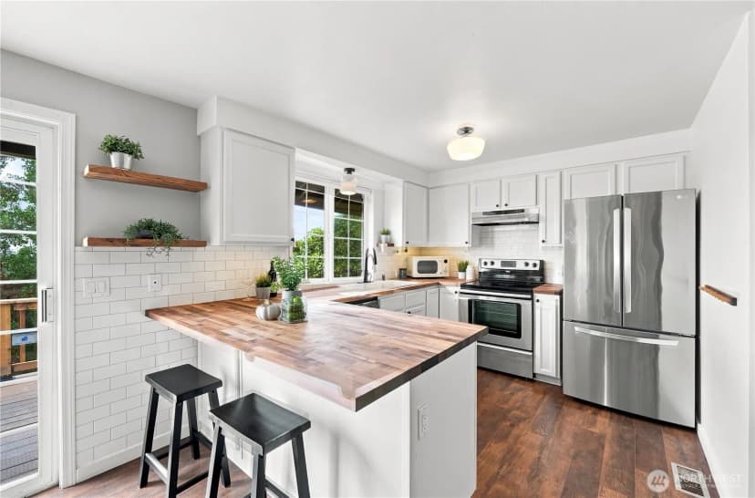 Property photo for 10217 21st Avenue Sw, Seattle photo 12