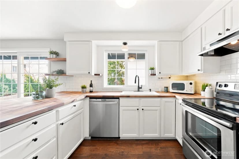 Property photo for 10217 21st Avenue Sw, Seattle photo 13