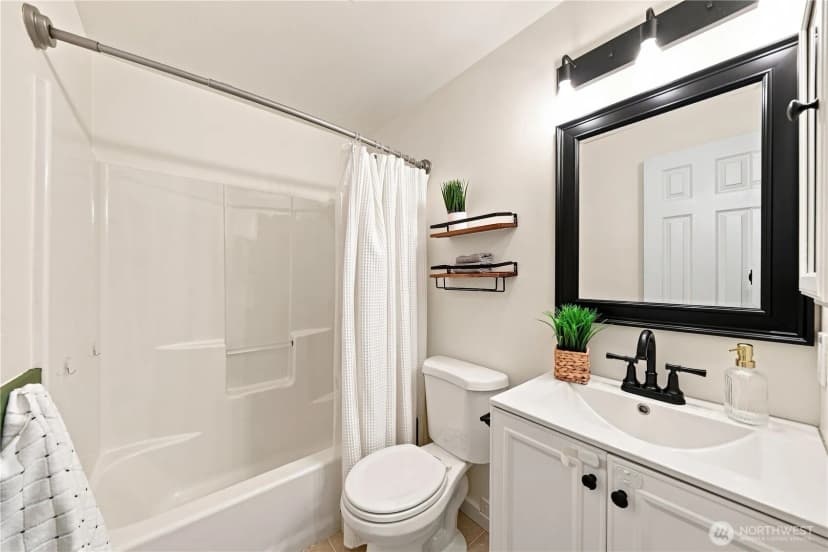 Property photo for 10217 21st Avenue Sw, Seattle photo 19