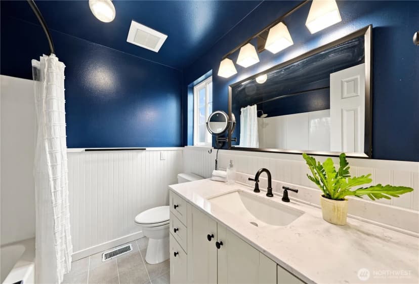 Property photo for 10217 21st Avenue Sw, Seattle photo 18