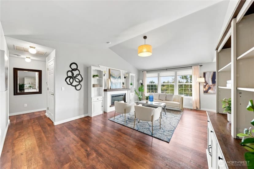 Property photo for 10217 21st Avenue Sw, Seattle photo 4
