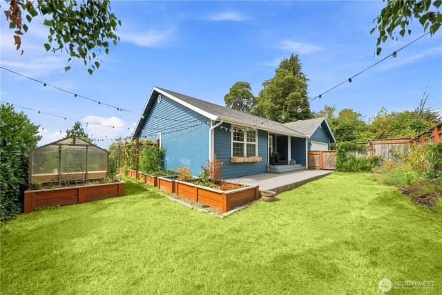 Property photo for 10217 21st Avenue Sw, Seattle photo 2