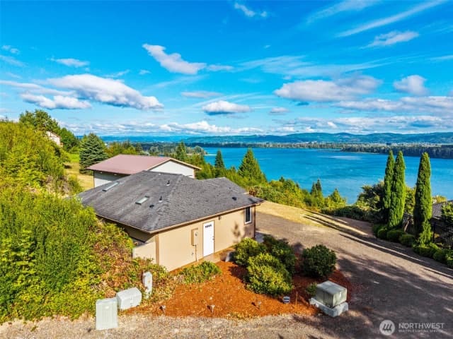 Property photo for 1664 E State Route 4, Cathlamet photo 2