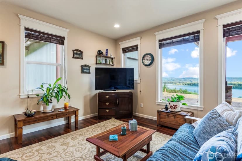 Property photo for 1664 E State Route 4, Cathlamet photo 6