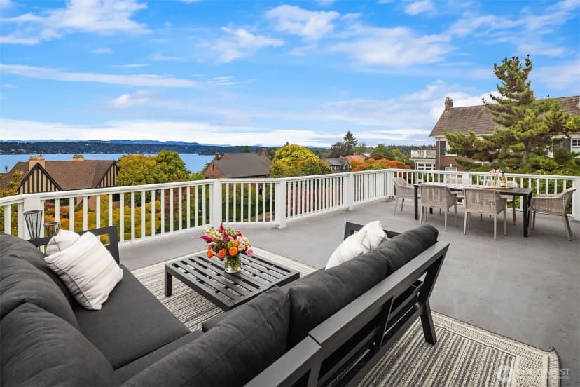 Property photo for 3247 Cascadia Avenue S, Seattle photo 2