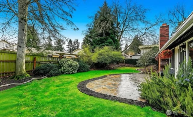 Property photo for 14203 Ne 63rd Ct, Redmond photo 2