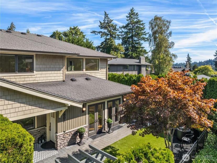 Property photo for 9801 Ne 4th Street #d, Bellevue