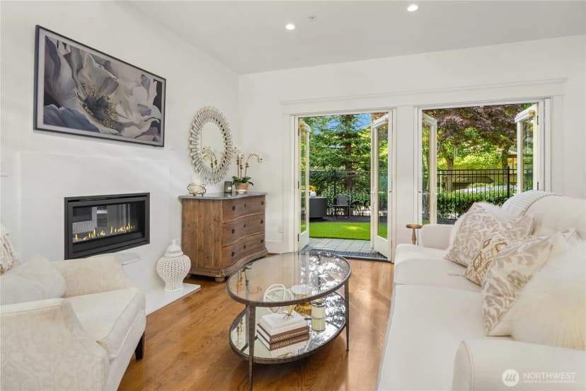 Property photo for 9801 Ne 4th Street #d, Bellevue photo 11