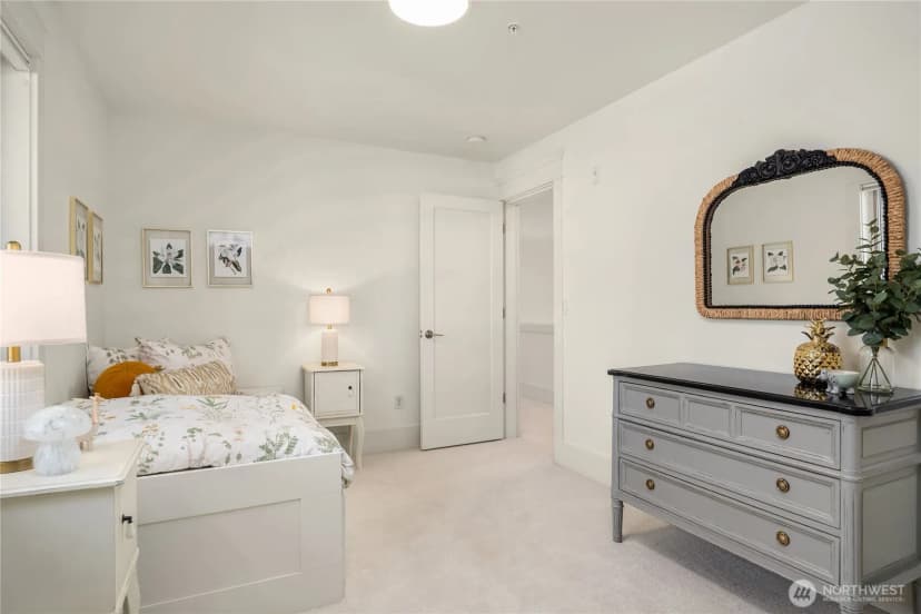 Property photo for 9801 Ne 4th Street #d, Bellevue photo 28