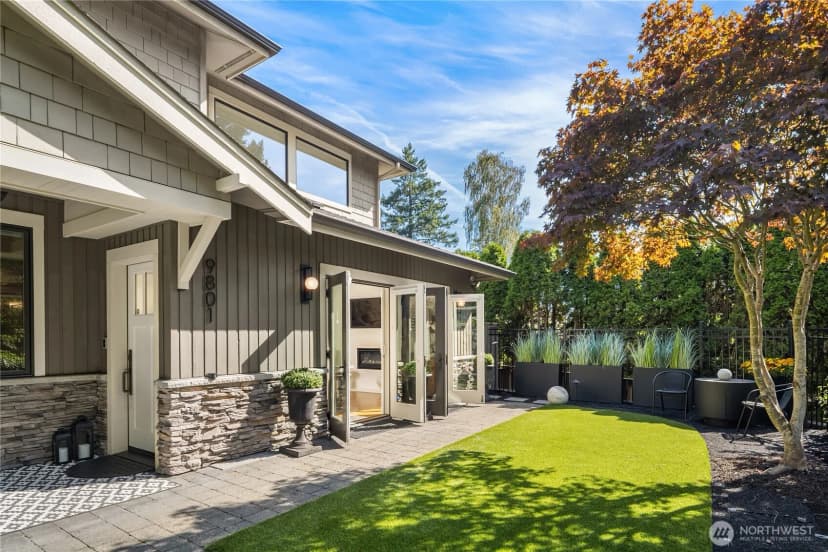 Property photo for 9801 Ne 4th Street #d, Bellevue photo 3
