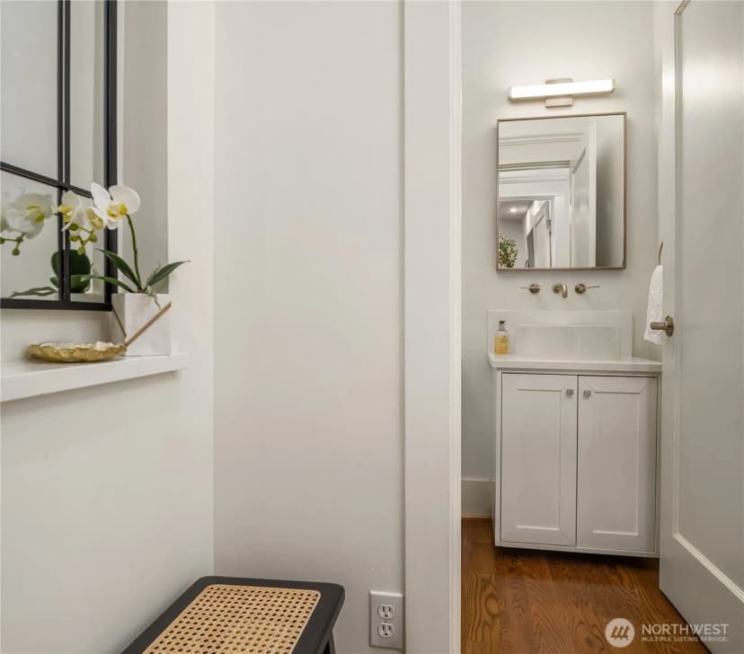 Property photo for 9801 Ne 4th Street #d, Bellevue photo 30