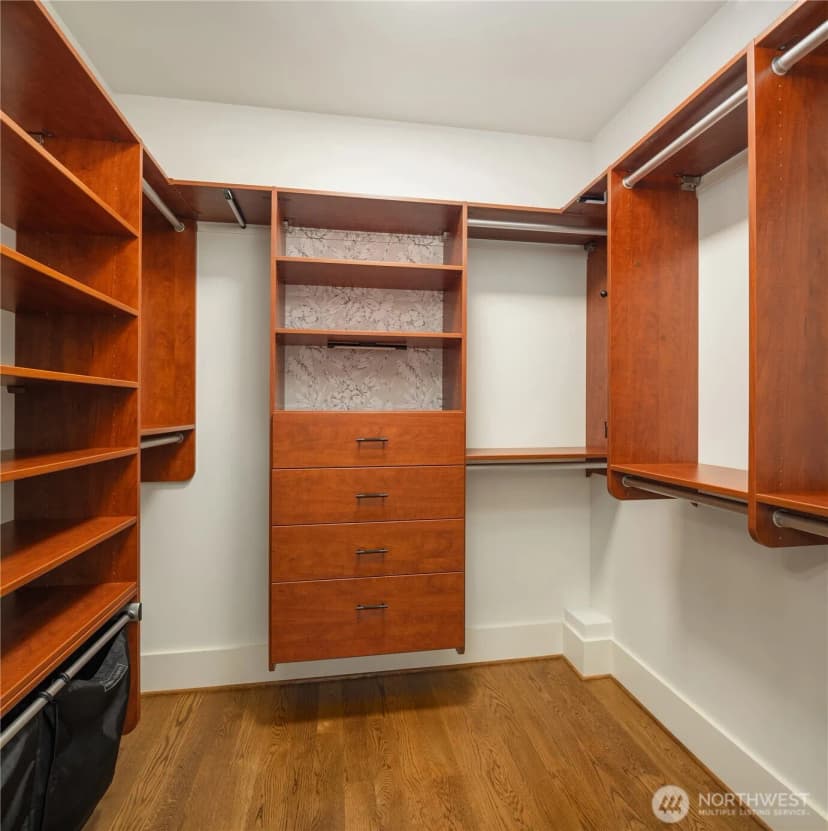 Property photo for 9801 Ne 4th Street #d, Bellevue photo 21