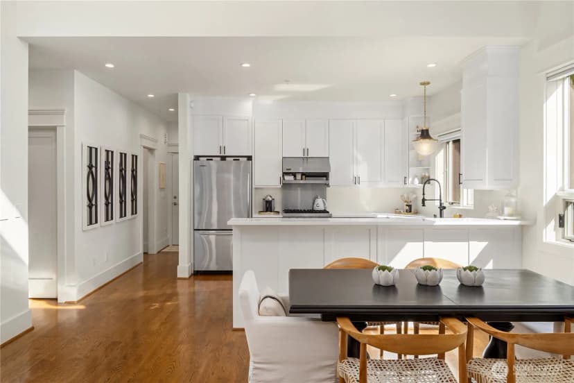 Property photo for 9801 Ne 4th Street #d, Bellevue photo 13