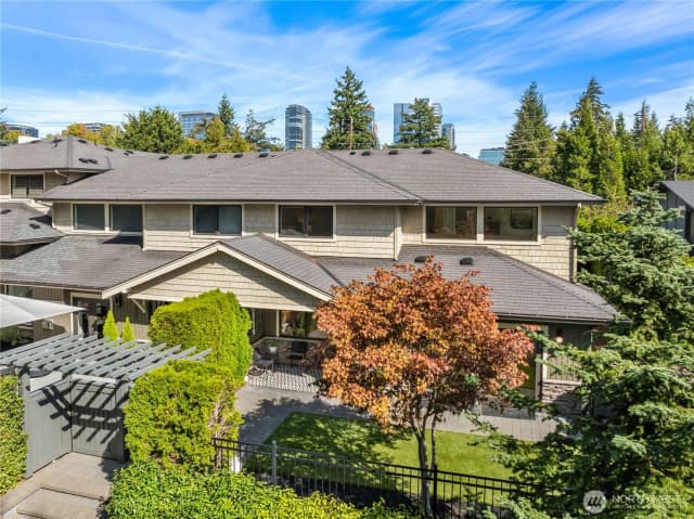 Property photo for 9801 Ne 4th Street #d, Bellevue photo 4