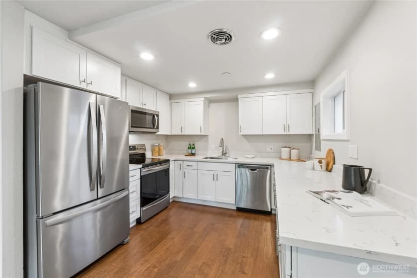 Property photo for 11409 11th Avenue Sw, Seattle photo 9