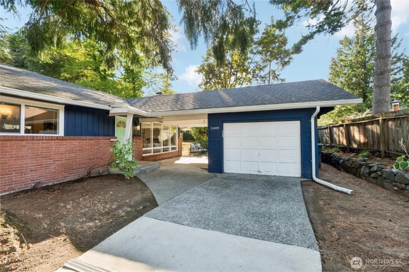 Property photo for 11409 11th Avenue Sw, Seattle photo 3