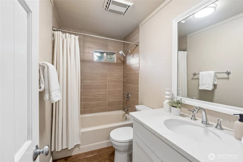 Property photo for 11409 11th Avenue Sw, Seattle photo 13