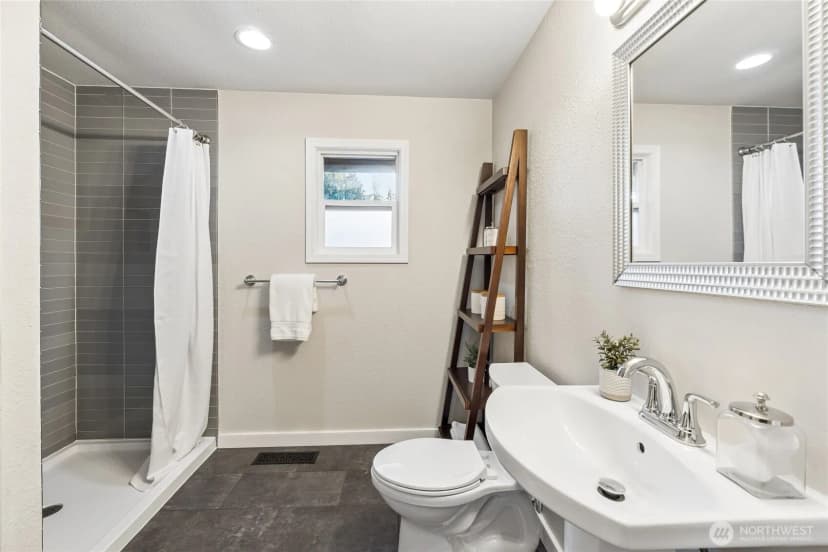 Property photo for 11409 11th Avenue Sw, Seattle photo 20