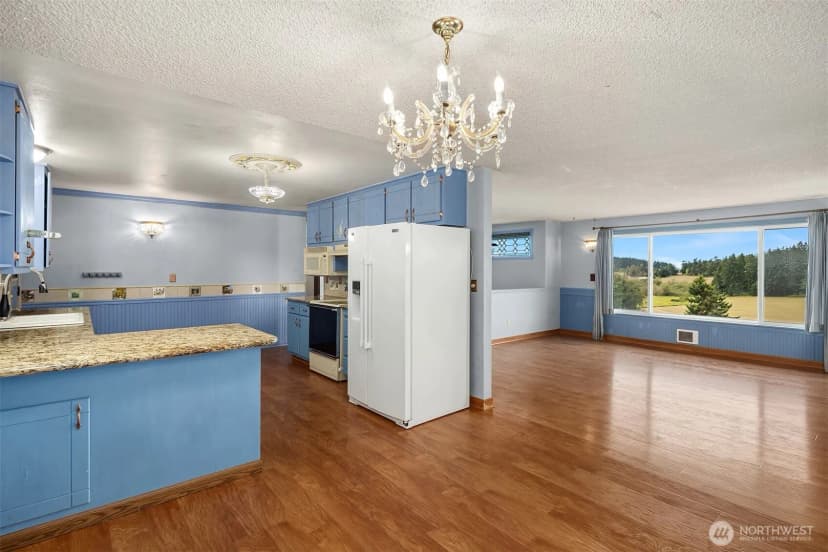 Property photo for 2861 Heller Road, Oak Harbor photo 3