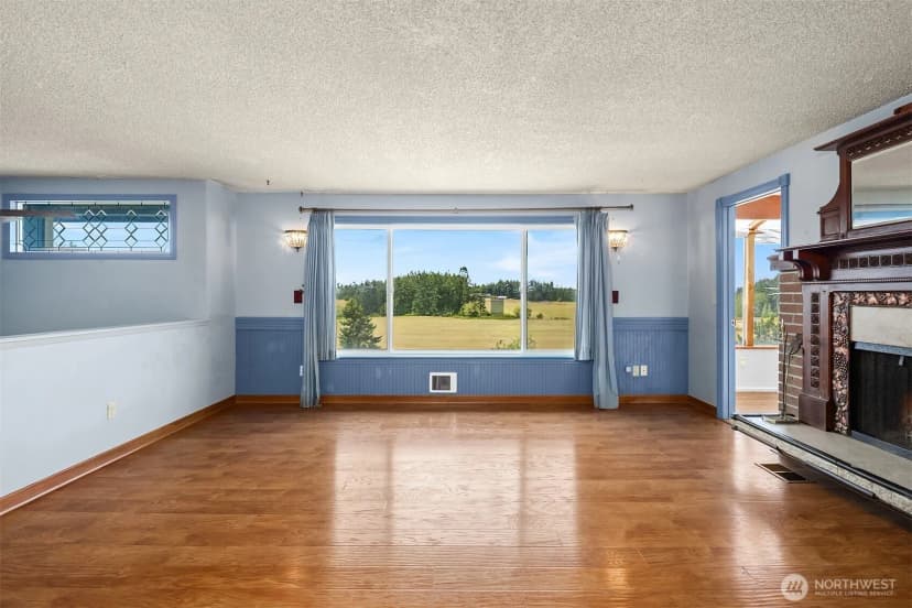 Property photo for 2861 Heller Road, Oak Harbor photo 11