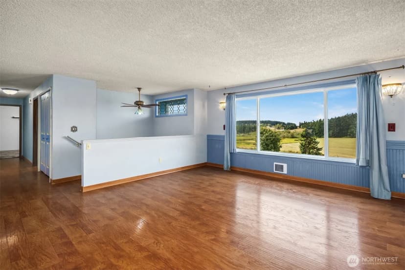Property photo for 2861 Heller Road, Oak Harbor photo 12