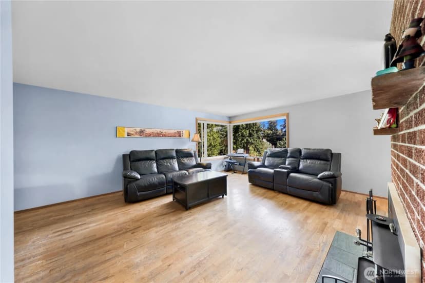 Property photo for 17553 7th Avenue Ne, Shoreline photo 6