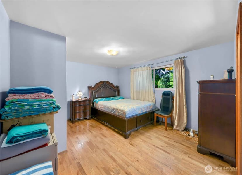 Property photo for 17553 7th Avenue Ne, Shoreline photo 14