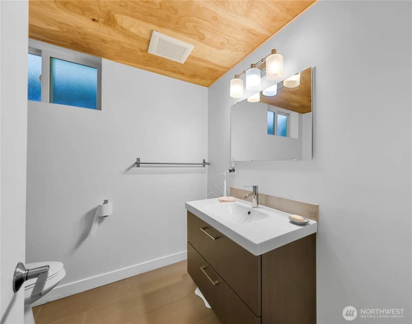 Property photo for 17553 7th Avenue Ne, Shoreline photo 25