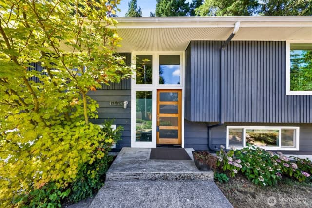 Property photo for 17553 7th Avenue Ne, Shoreline photo 2