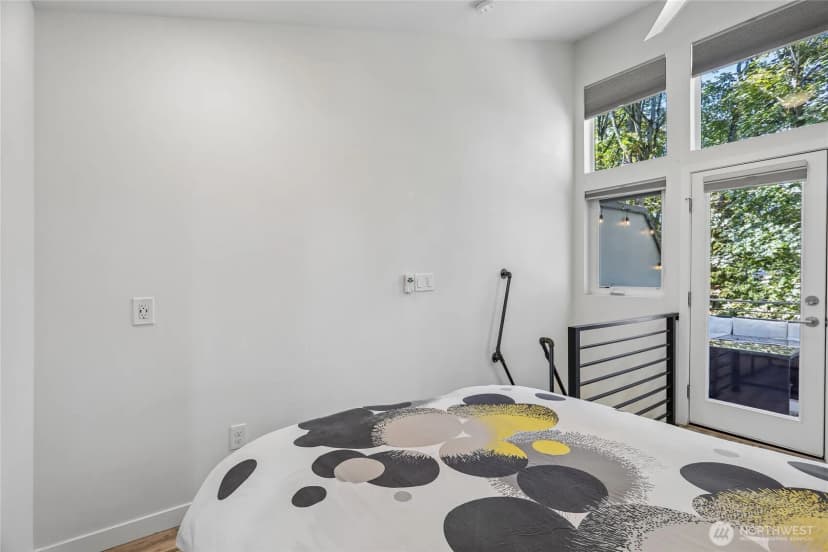 Property photo for 3857 21st Avenue Sw, Seattle photo 11