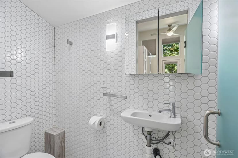 Property photo for 3857 21st Avenue Sw, Seattle photo 12