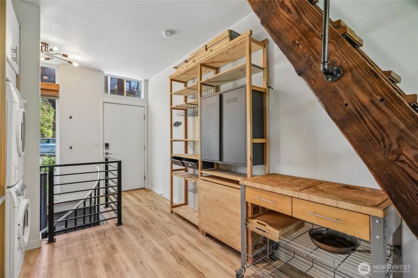 Property photo for 3857 21st Avenue Sw, Seattle photo 4