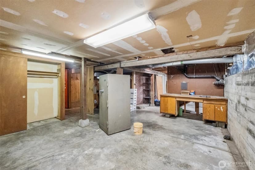 Property photo for 13742 39th Avenue Ne, Seattle photo 26