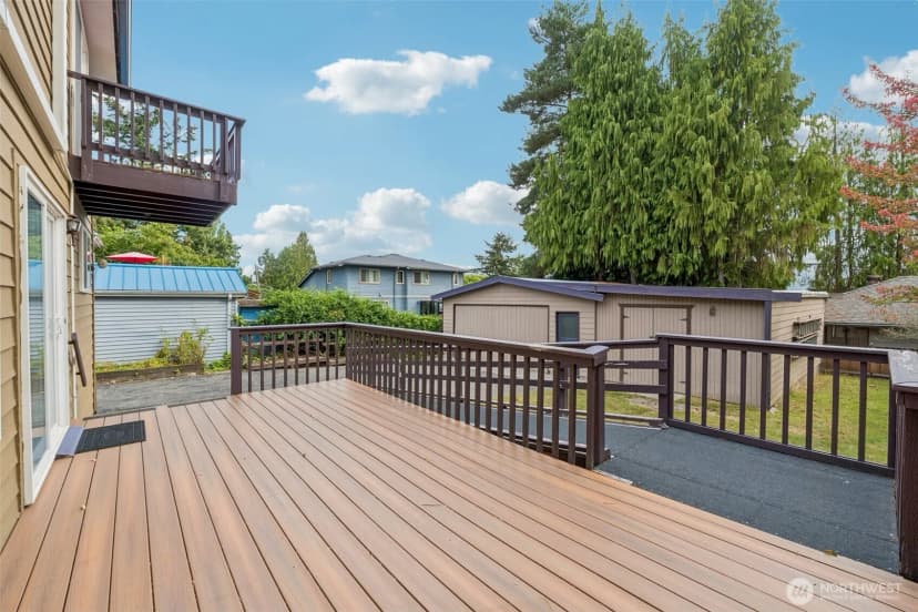 Property photo for 13742 39th Avenue Ne, Seattle photo 30