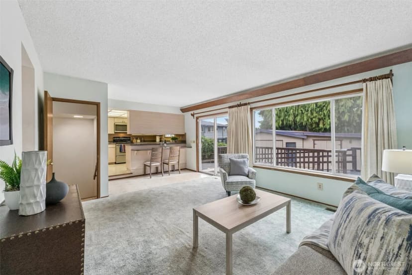 Property photo for 13742 39th Avenue Ne, Seattle photo 10
