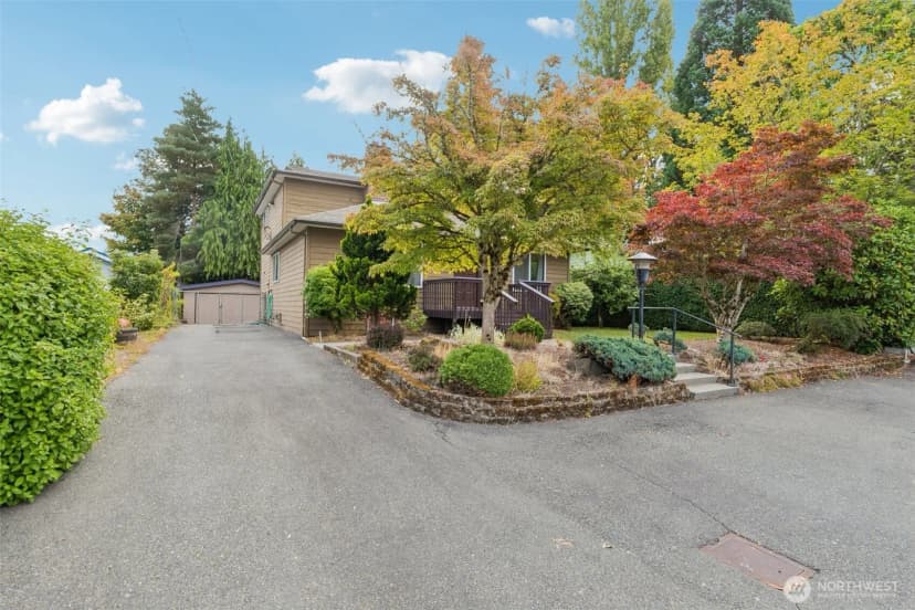 Property photo for 13742 39th Avenue Ne, Seattle photo 34