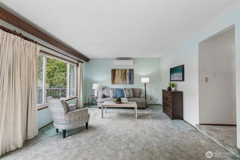 Property photo for 13742 39th Avenue Ne, Seattle photo 11
