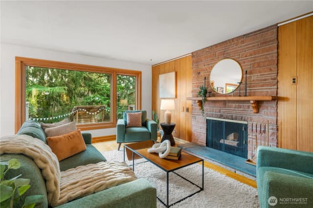 Property photo for 12015 Dayton Avenue N, Seattle photo 4