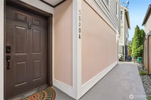 Property photo for 5030 Delridge Way Sw #a, Seattle photo 3
