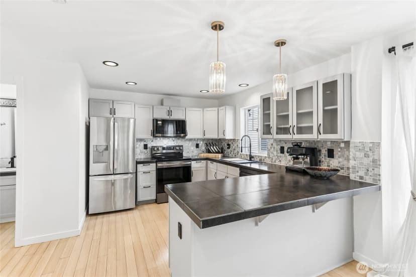 Property photo for 5030 Delridge Way Sw #a, Seattle photo 12