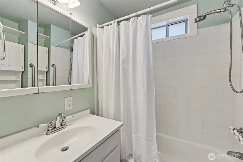 Property photo for 4011 S Sheridan Avenue, Tacoma photo 13