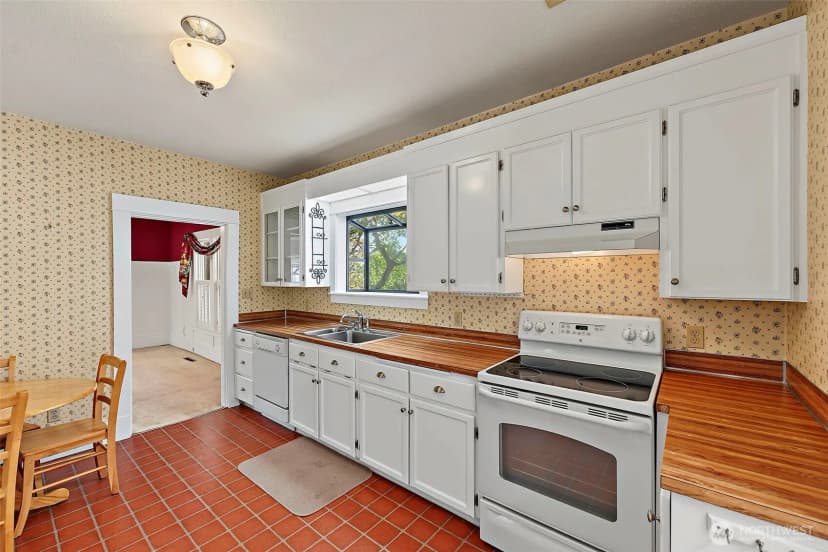 Property photo for 4011 S Sheridan Avenue, Tacoma photo 18