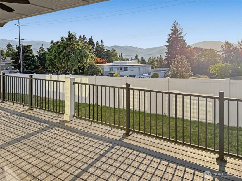 Property photo for 610 19th Street Ne, East Wenatchee photo 18