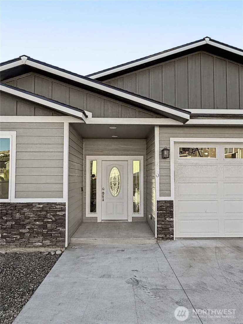 Property photo for 610 19th Street Ne, East Wenatchee photo 2
