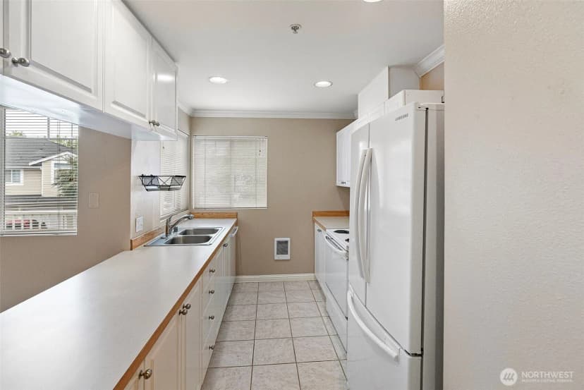 Property photo for 5828 S 234th Place #6-3, Kent photo 7