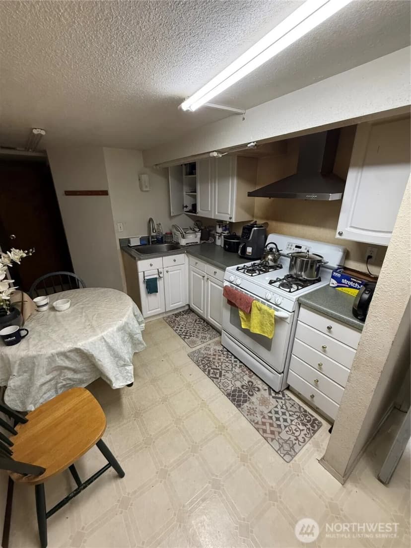 Property photo for 11627 24th Avenue S, Seattle photo 13